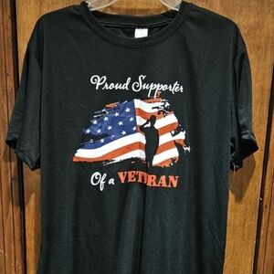 Unisex Size L Short Sleeve Top Proud Supporter Of A Veteran